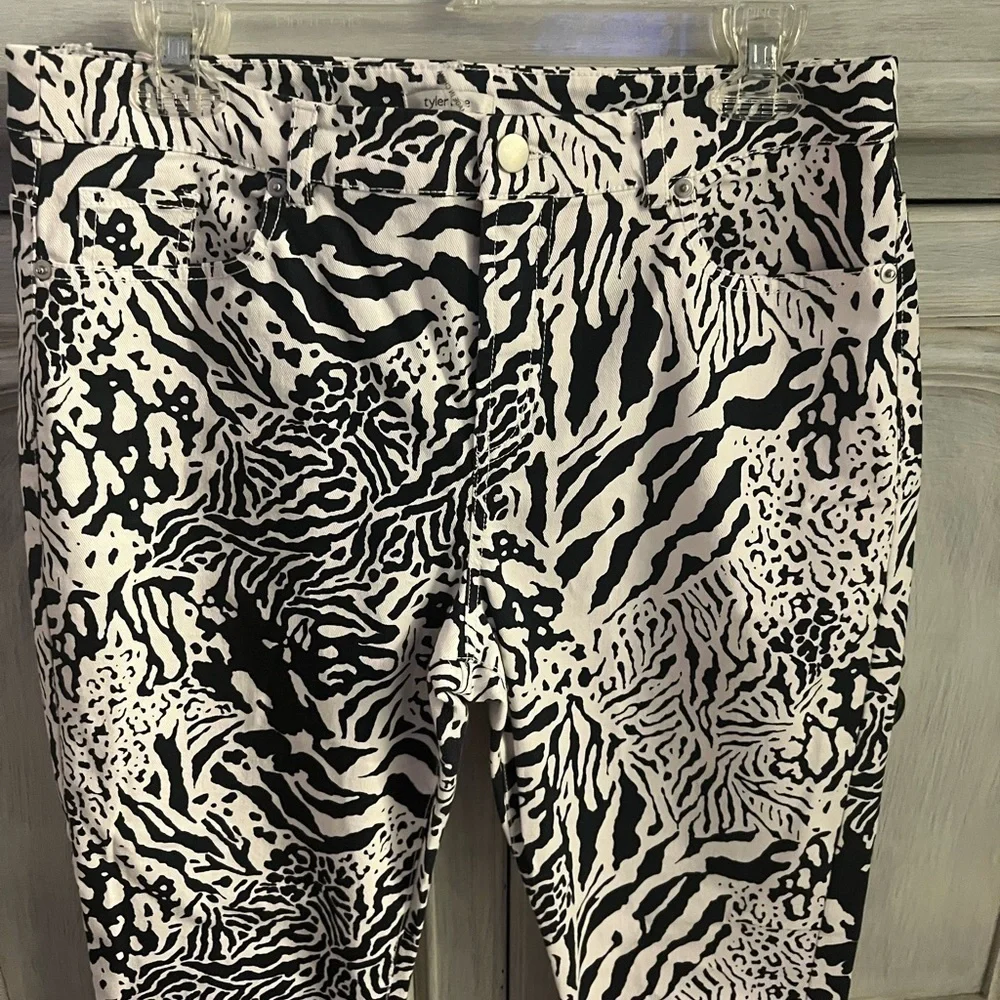 Tyler Boe Black‎ & White Animal Print Twill Frayed Jean